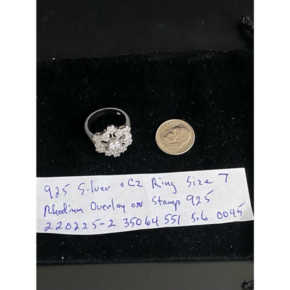 DD# Striking Ring Multiple Cz in 925 Silver & Rhodium overlay. Sz 7 - Picture 4 of 12